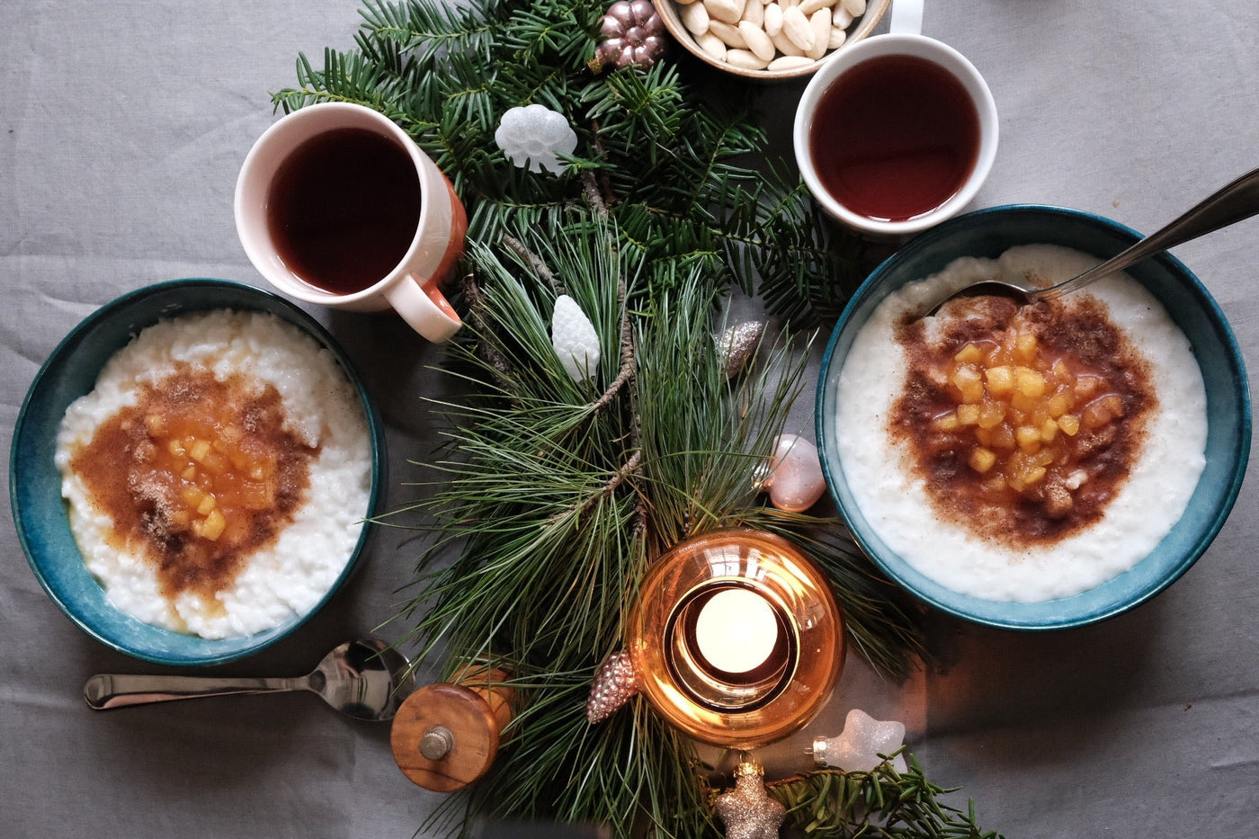 Omena–luumu-hilloke (riisipuuron kanssa)