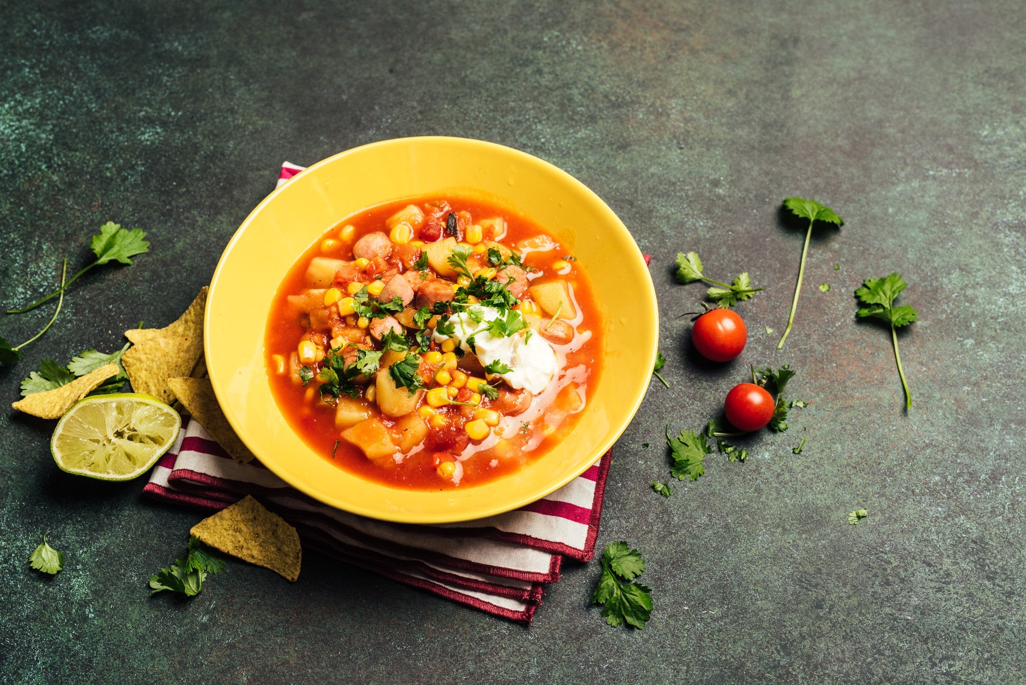 Maukas meksikolainen nakkikeitto