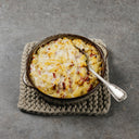 Kinkkukiusaus on arkiruokien klassikko, jonka täyteläisestä mausta pitävät lapset sekä aikuiset. Tämä kotiruoka on kuumentamista vaille valmista herkkua.