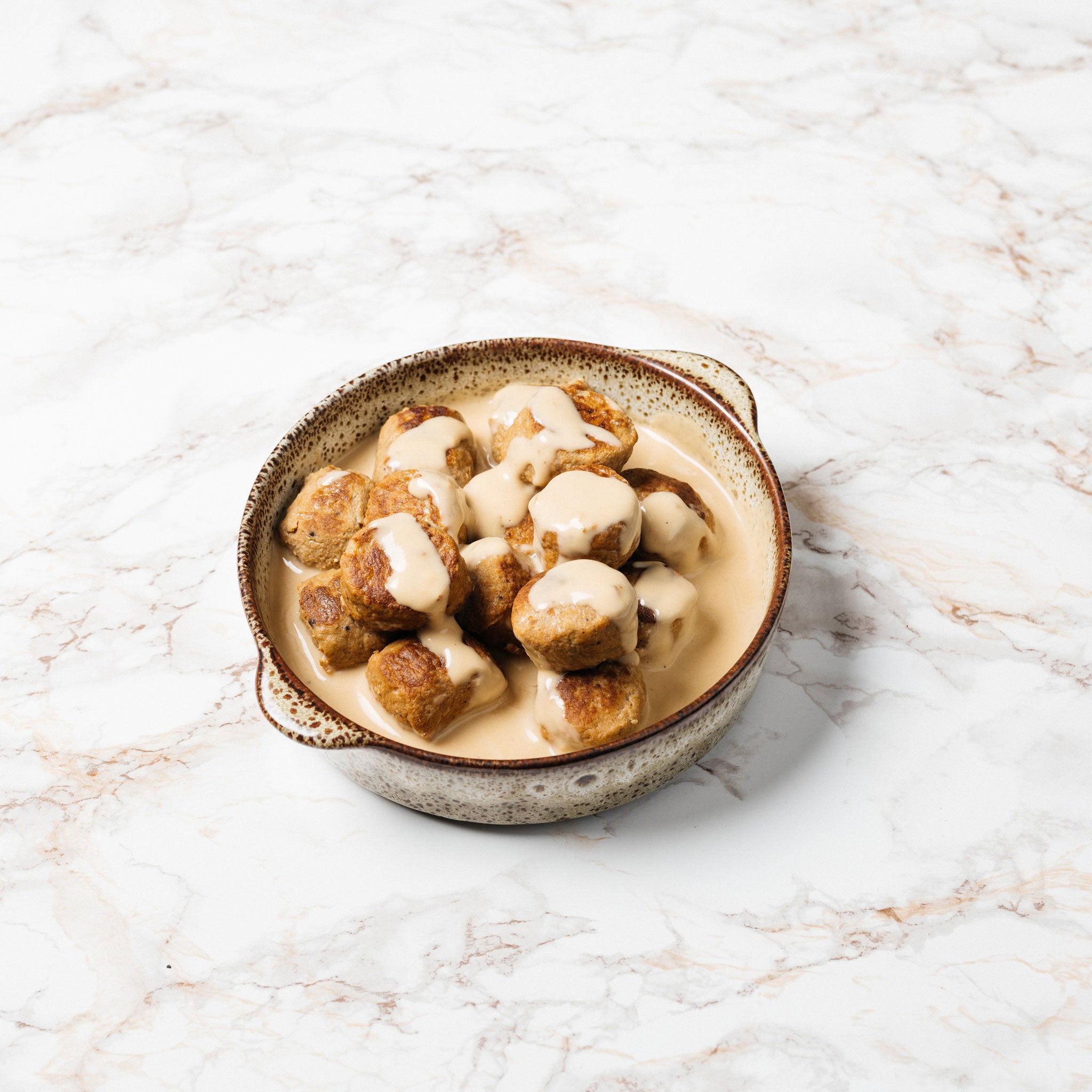 Lihapullakastike on täydellinen arjen ja juhlan ruokahetkien klassikko, joka sopii tilanteeseen kuin tilanteeseen.