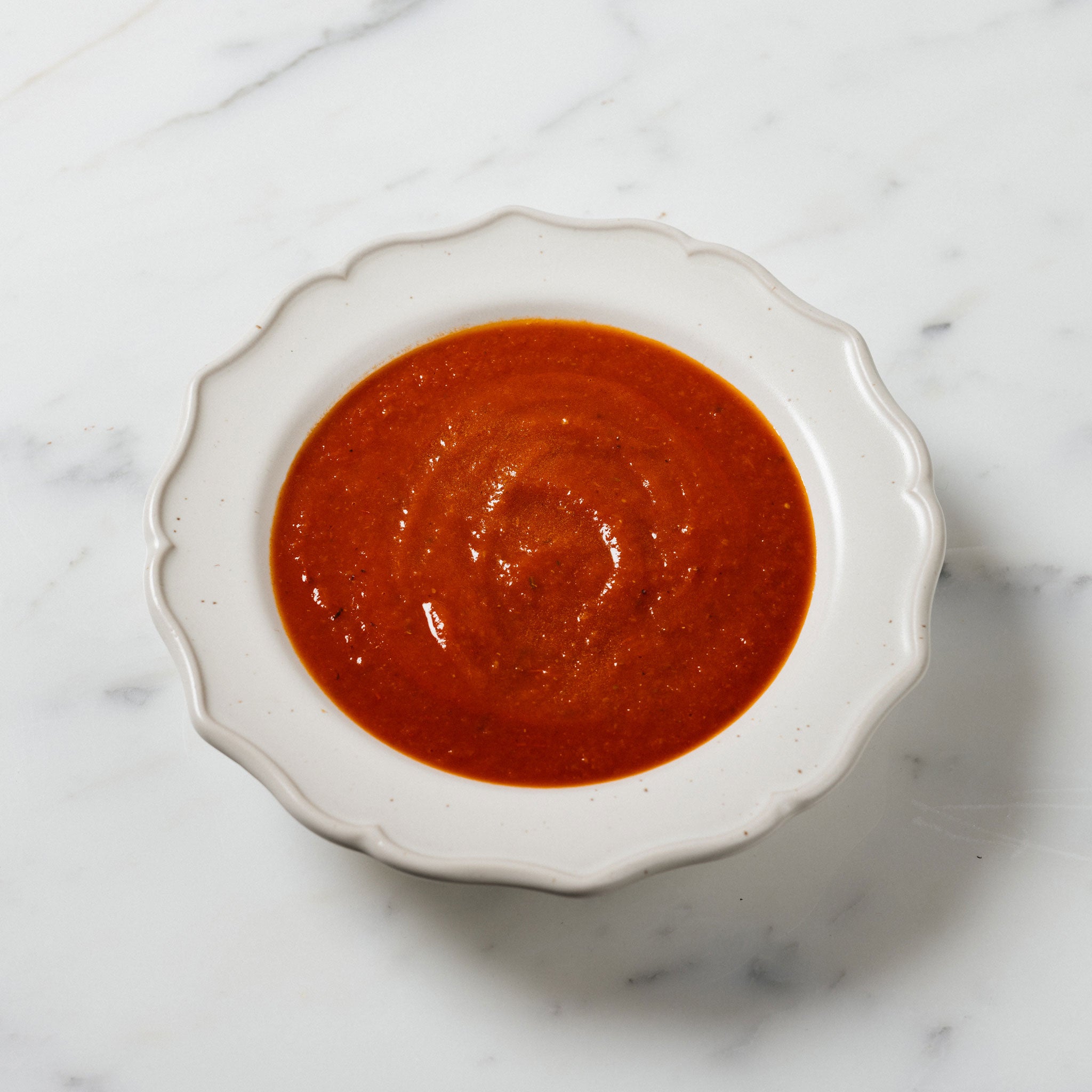 Tomaattikeitto on yrteillä maustettu aito italialaistyylinen tomaattikeitto, joka sopii mainiosti tarjoiltavaksi juhliin tai kevyeksi lounaaksi.